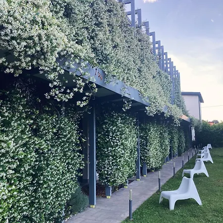 Aparthotel Mxp Cardano Al Campo